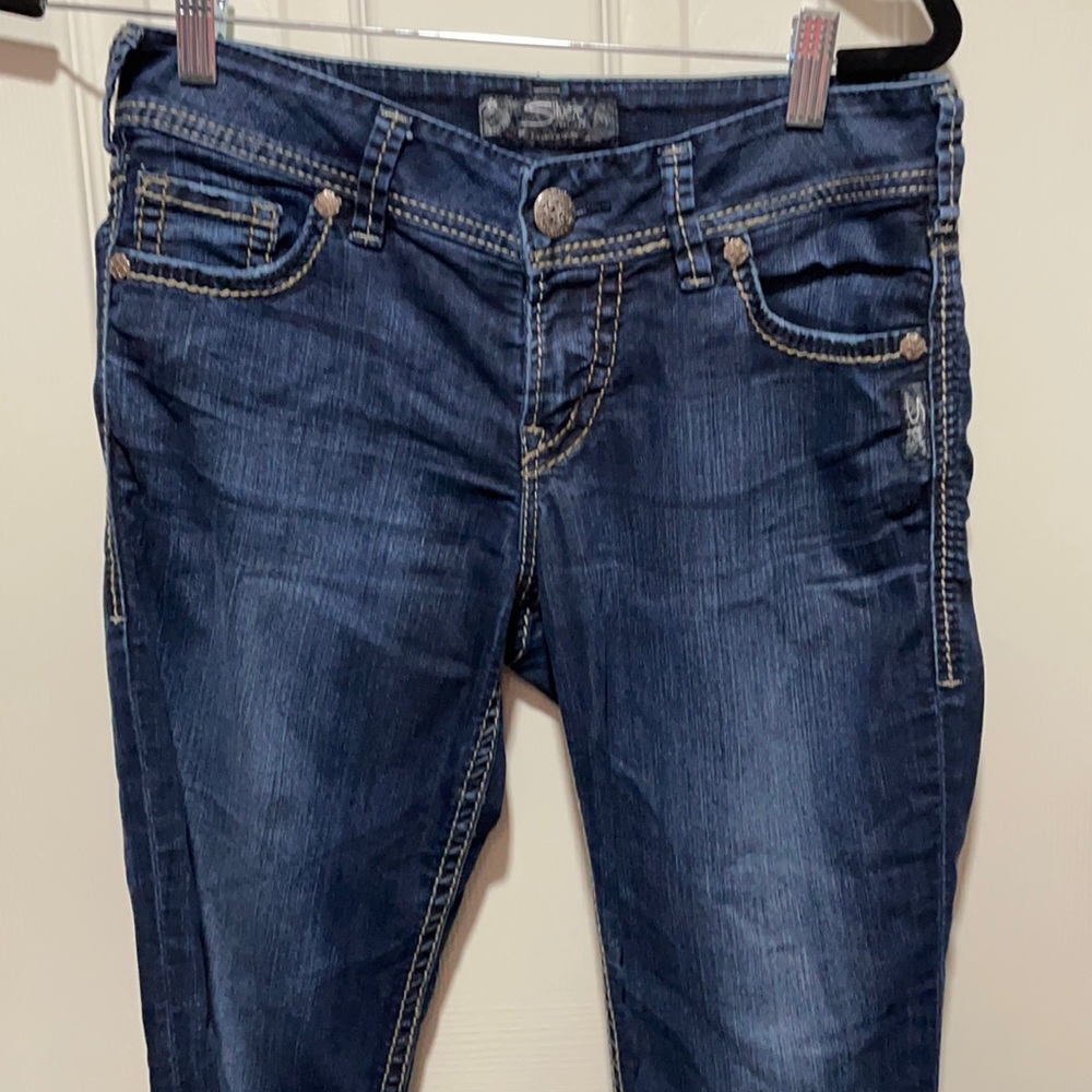GUC Size 27 Silver Jeans Suki Capri